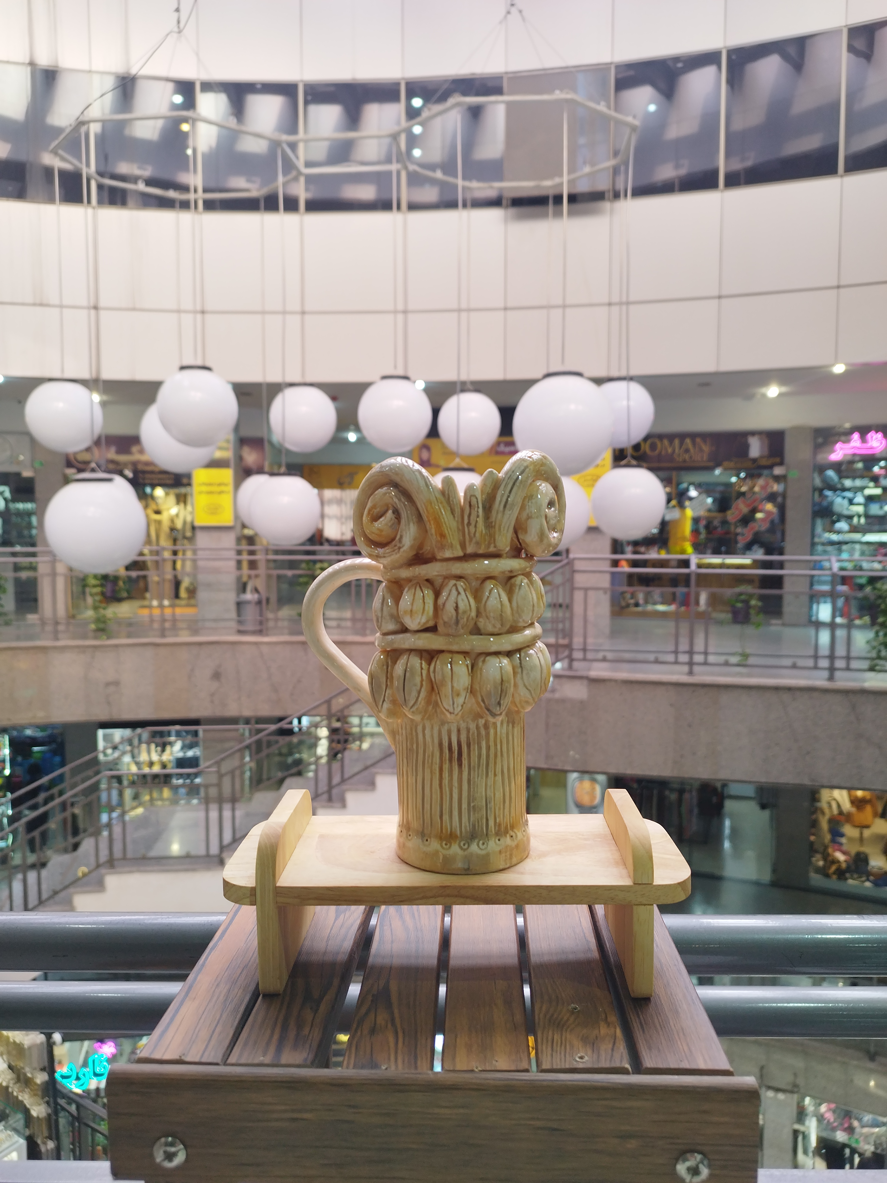 ماگ اسموتی سرستون کاخ آپادانا