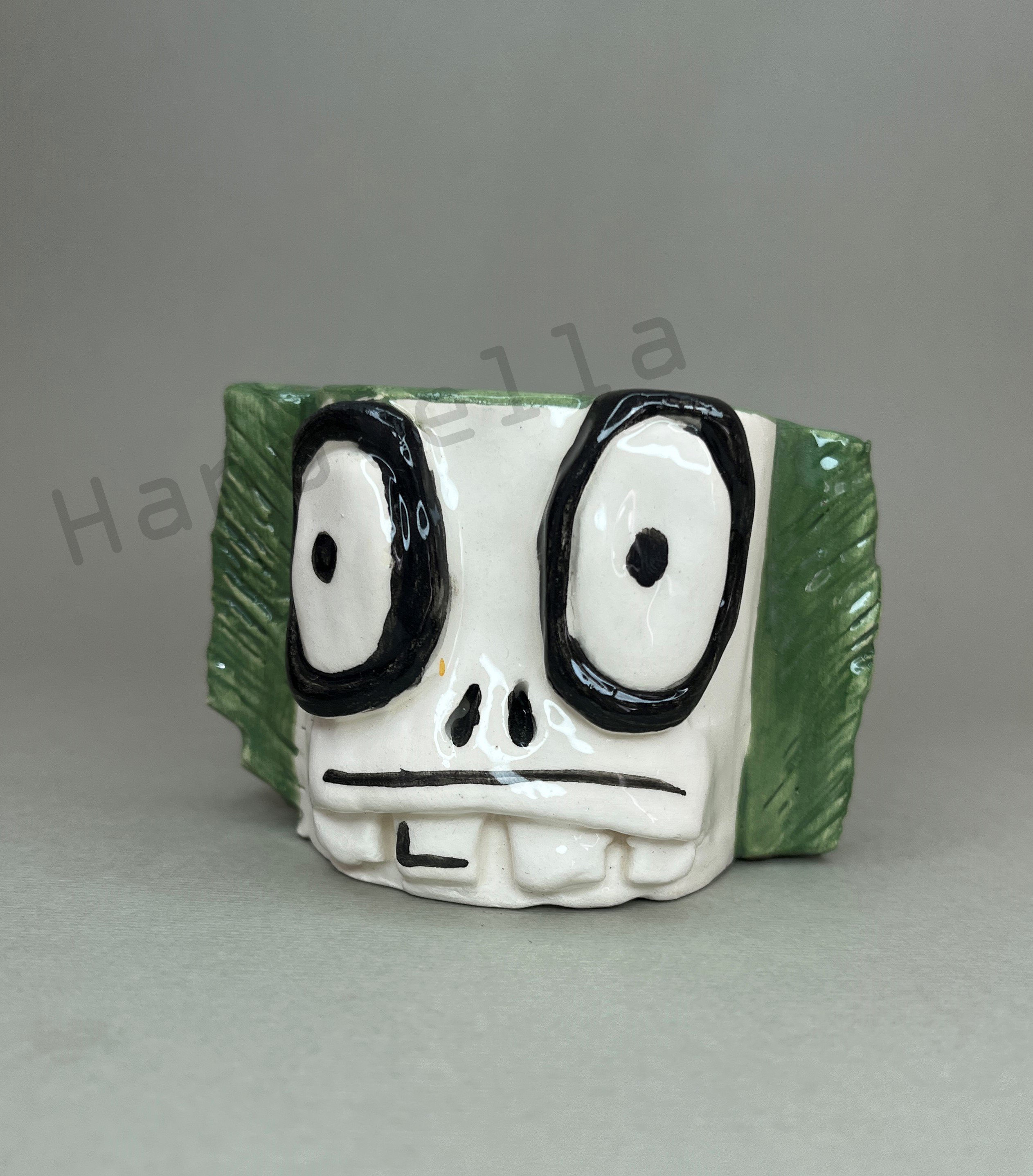 فنجان قهوه روح پسر دست ساز