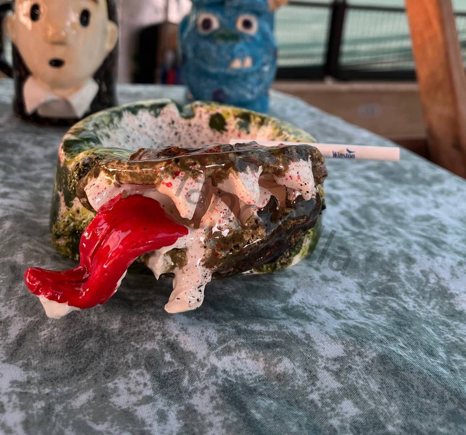 زیر سیگاری دندونی