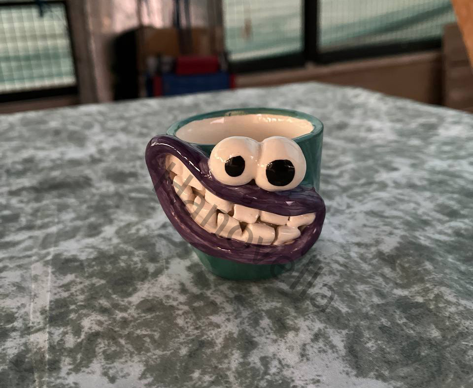 فنجان قهوه خوش خنده دست ساز